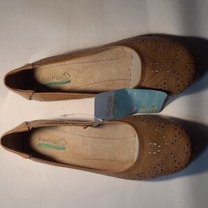 Women's BareTraps Dressy Flats NWT